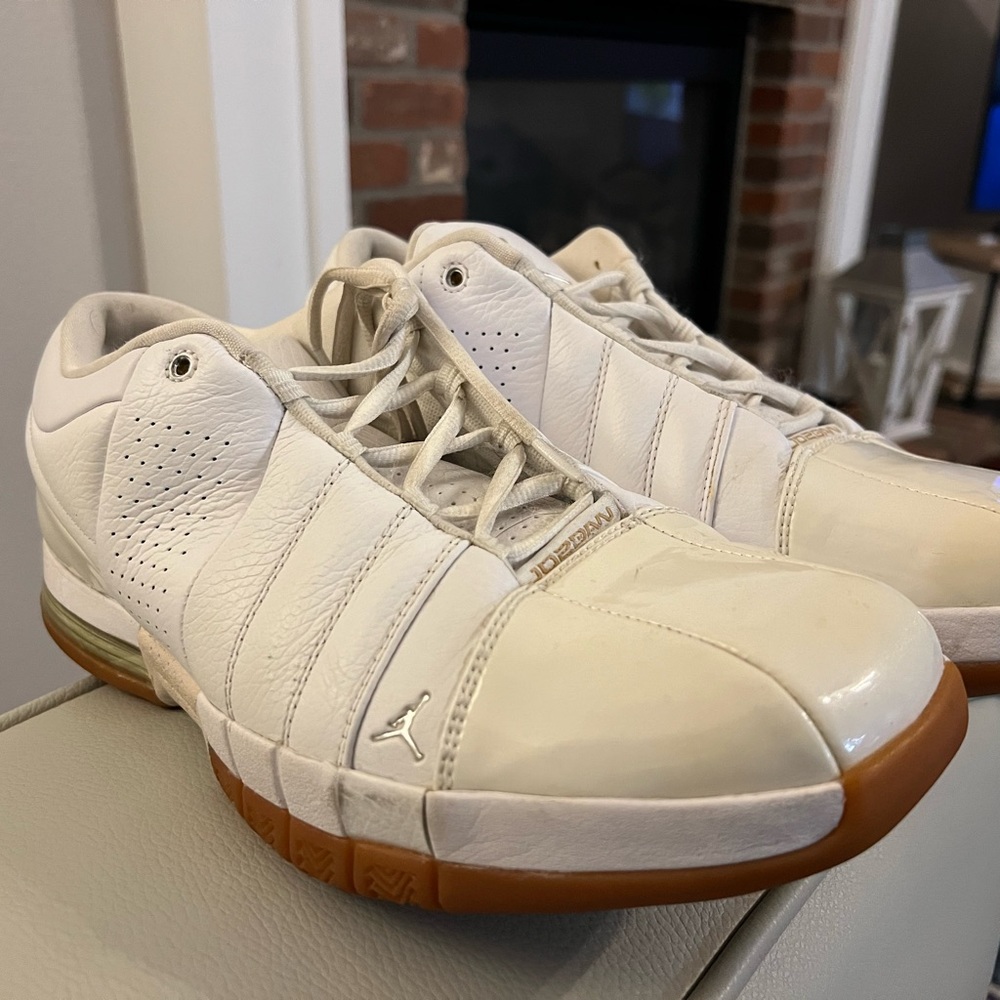 Jordan mids! Really Good condition.